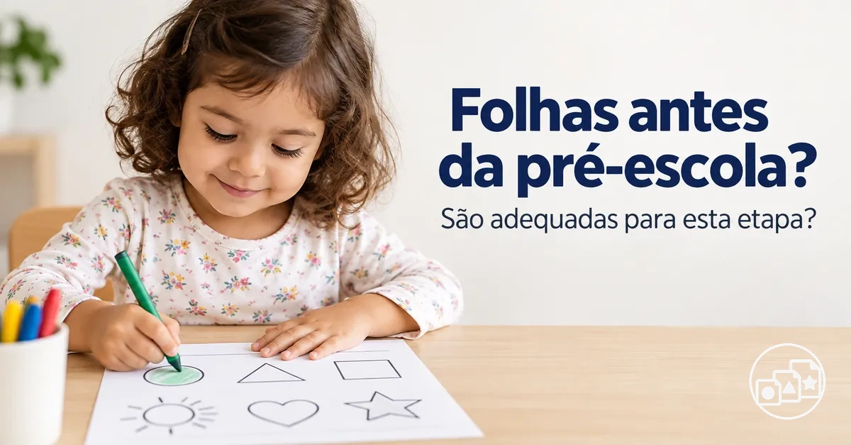 Criança fazendo uma folha de atividades adequada à idade antes da pré-escola